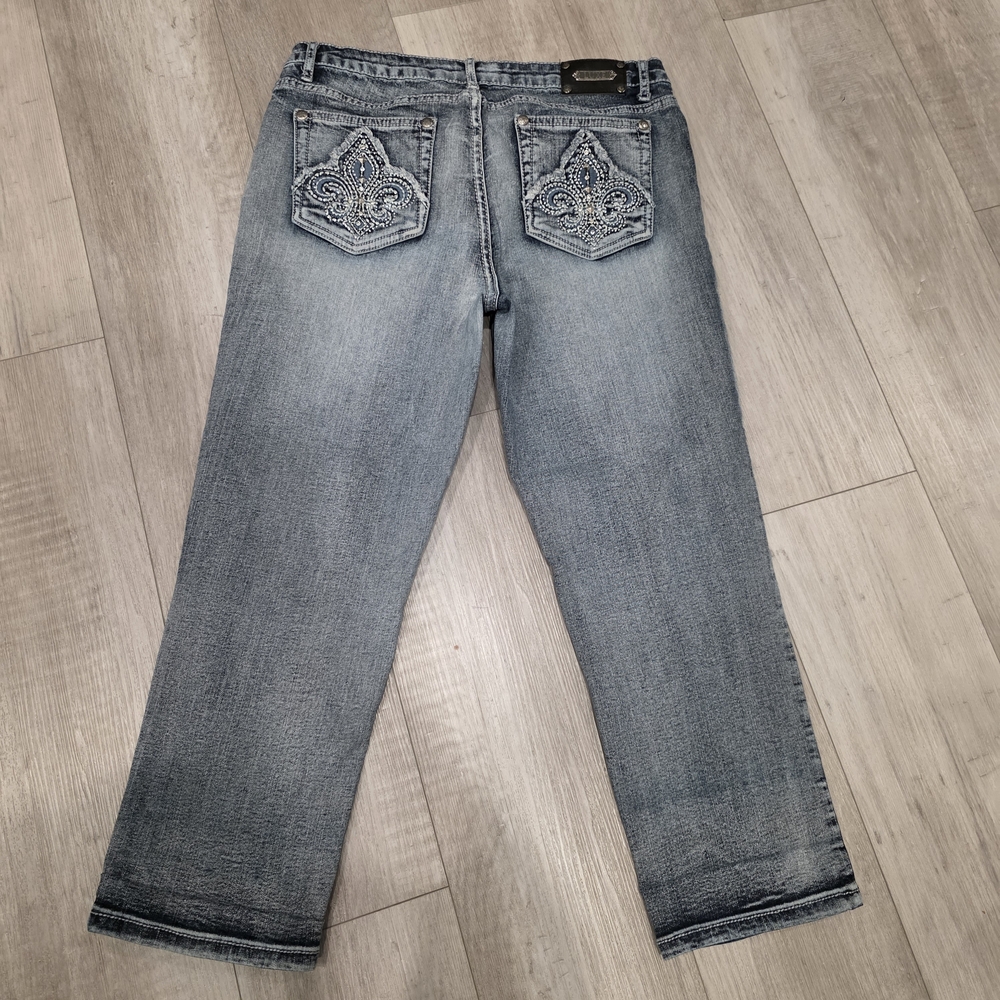 True Luxe Toronto Embellished Fleur De Lis Capri Jeans Women's 31 Blue Denim Y2K - Picture 3 of 16